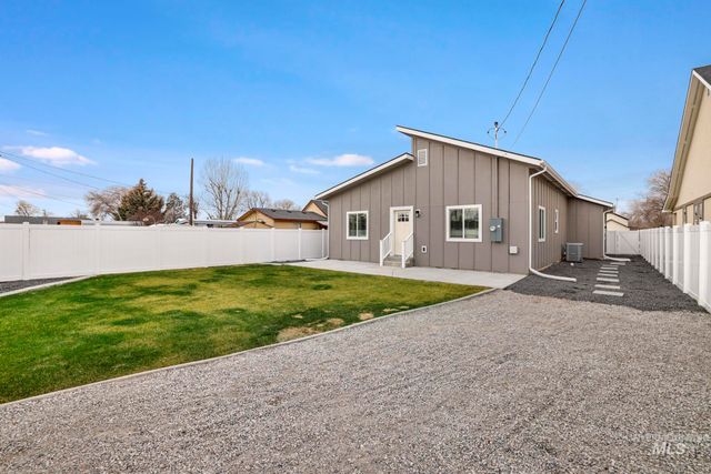 811 4th Avenue West, Twin Falls, ID 83301