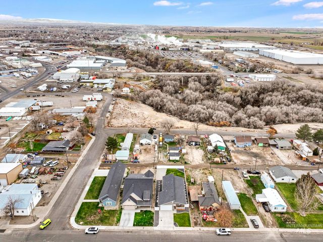 811 4th Avenue West, Twin Falls, ID 83301