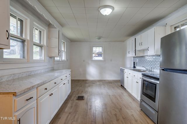 133 Pinehurst Drive, Kingsport, TN 37660