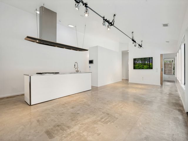 43 Vanguard Way, Dallas, TX 75243