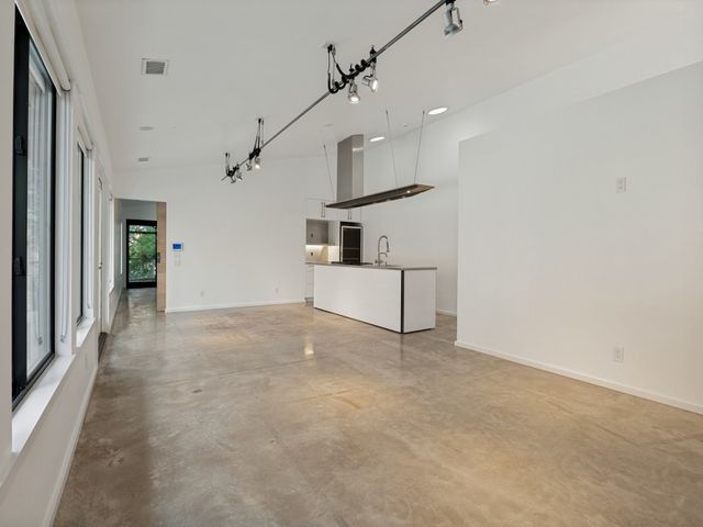 43 Vanguard Way, Dallas, TX 75243