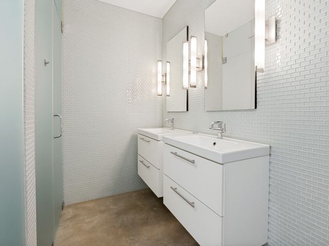 43 Vanguard Way, Dallas, TX 75243