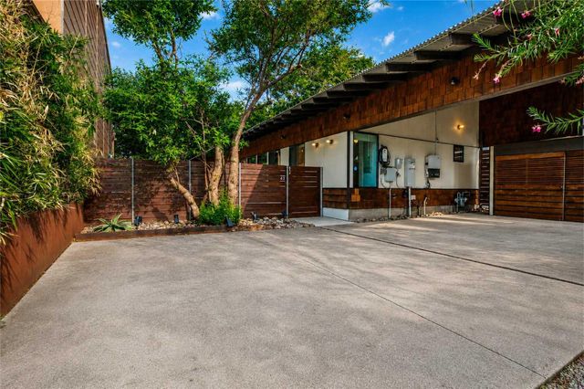 43 Vanguard Way, Dallas, TX 75243