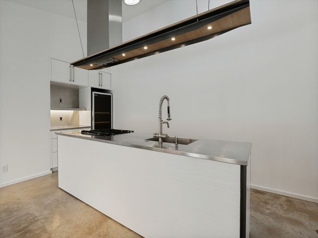 43 Vanguard Way, Dallas, TX 75243