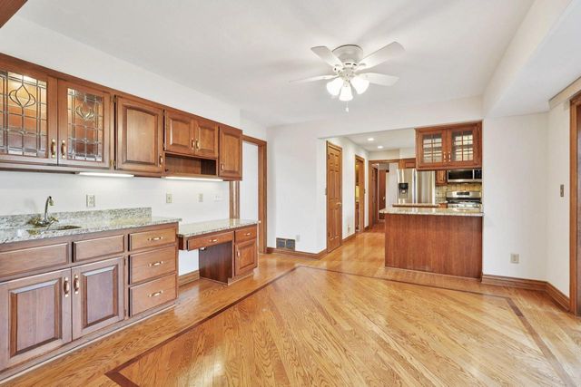 15340 Turnberry DRIVE, Brookfield, WI 53005