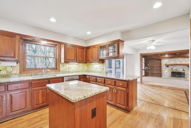 15340 Turnberry DRIVE, Brookfield, WI 53005