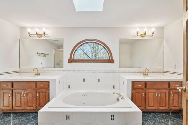 15340 Turnberry DRIVE, Brookfield, WI 53005
