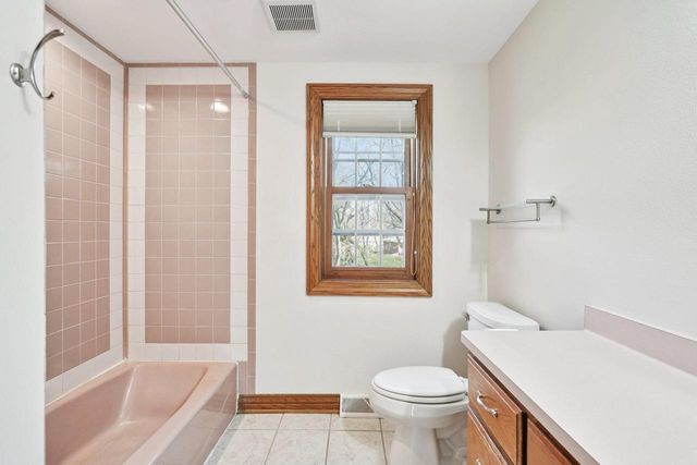 15340 Turnberry DRIVE, Brookfield, WI 53005