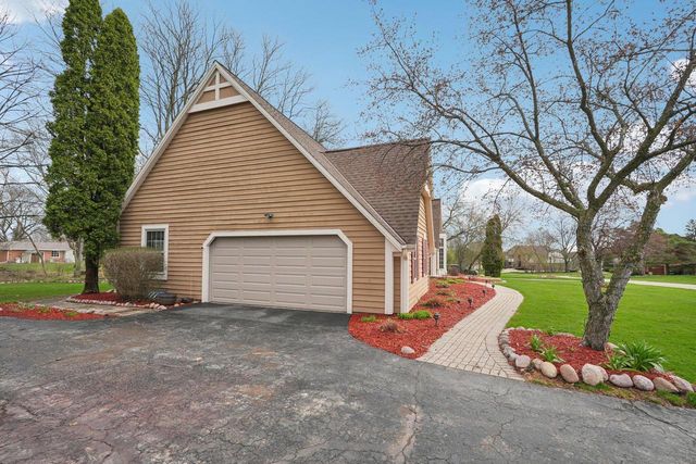 15340 Turnberry DRIVE, Brookfield, WI 53005