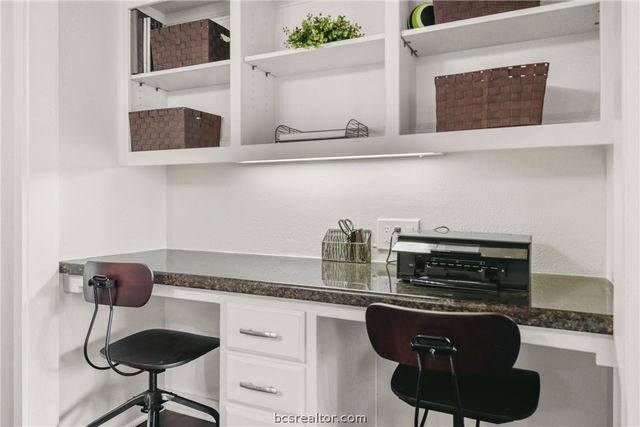 1508 Wolf Run, College Station, TX 77840