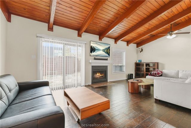 1508 Wolf Run, College Station, TX 77840