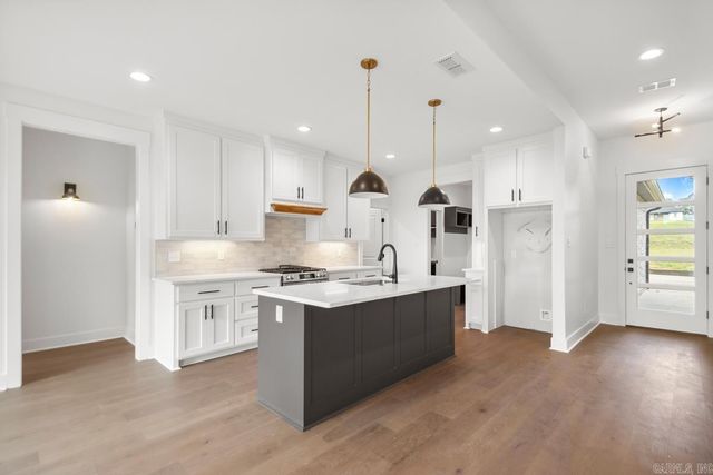 103 Dylan, Benton, AR 72015