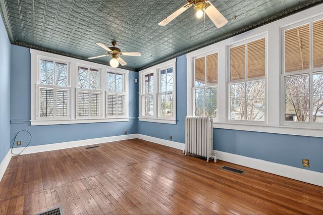 408 NE Atlantic St, Tullahoma, TN 37388