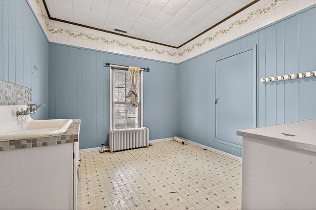 408 NE Atlantic St, Tullahoma, TN 37388