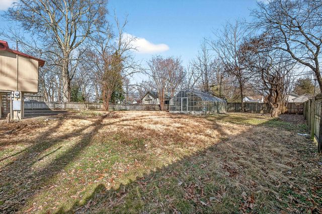 408 NE Atlantic St, Tullahoma, TN 37388