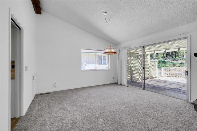 11631 Redwing Ct, Penn Valley, CA 95946