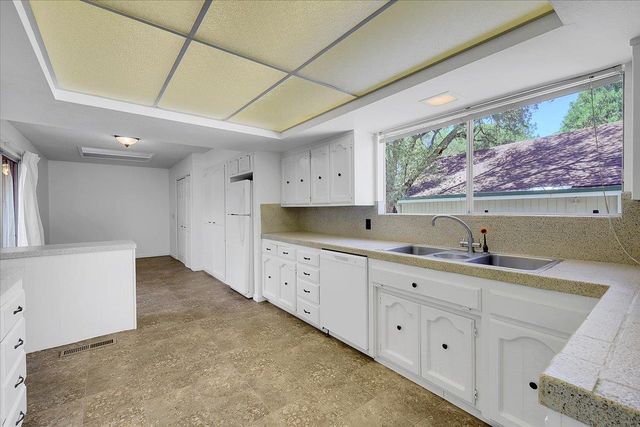 11631 Redwing Ct, Penn Valley, CA 95946