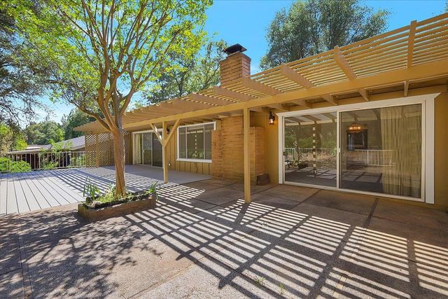 11631 Redwing Ct, Penn Valley, CA 95946