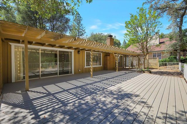 11631 Redwing Ct, Penn Valley, CA 95946