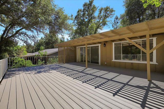 11631 Redwing Ct, Penn Valley, CA 95946