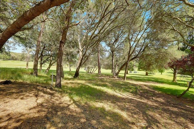 11631 Redwing Ct, Penn Valley, CA 95946