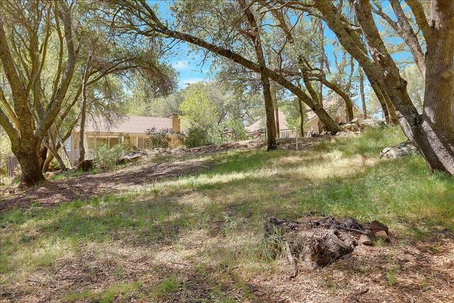 11631 Redwing Ct, Penn Valley, CA 95946