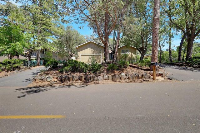 11631 Redwing Ct, Penn Valley, CA 95946