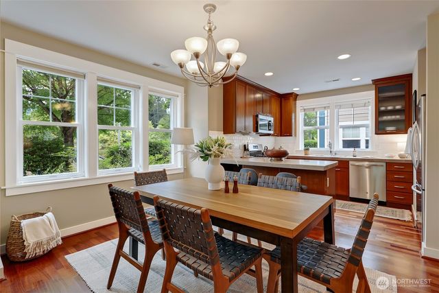5807 B 55th Avenue NE, Seattle, WA 98105