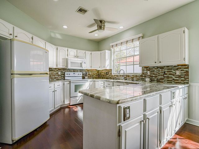 2400 46th Avenue, Vero Beach, FL 32966