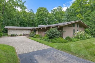 2036 W Alex Bell Road, West Carrollton, OH 45459