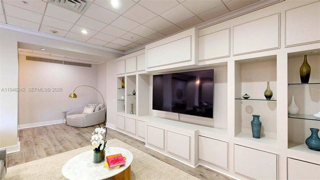 5600 Collins Ave 10A, Miami Beach, FL 33140