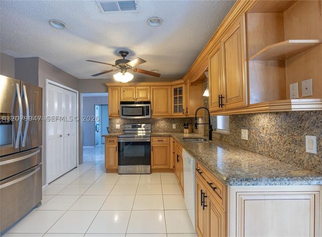 8350 NW 27th Pl 0, Sunrise, FL 33322