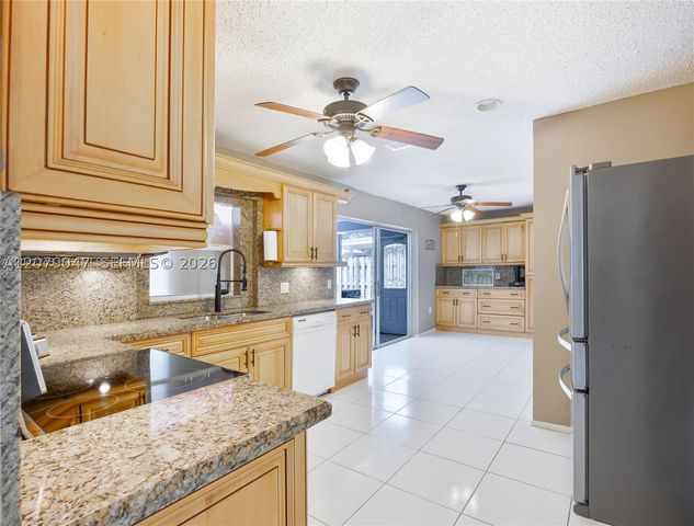 8350 NW 27th Pl 0, Sunrise, FL 33322