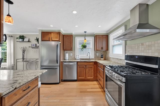 400 El Paso St, Springfield, MA 01104