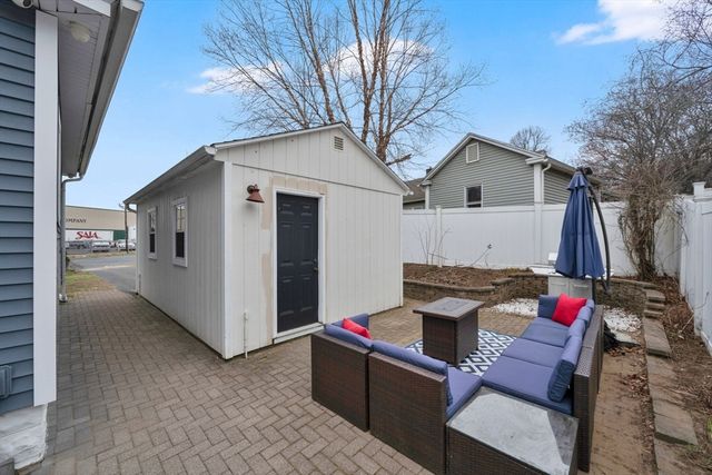 400 El Paso St, Springfield, MA 01104