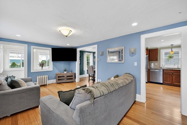 400 El Paso St, Springfield, MA 01104