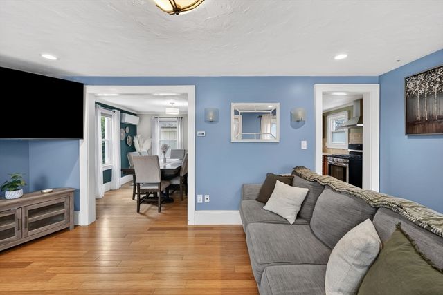 400 El Paso St, Springfield, MA 01104