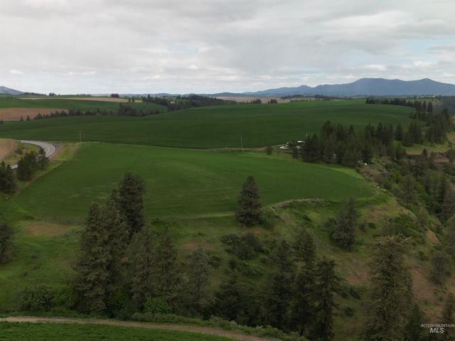 000 Hwy 99, Troy, ID 83871