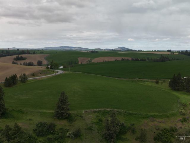 000 Hwy 99, Troy, ID 83871