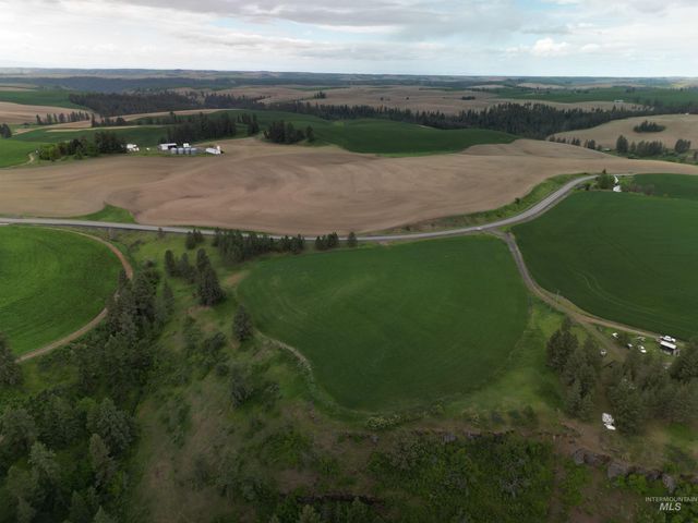 000 Hwy 99, Troy, ID 83871