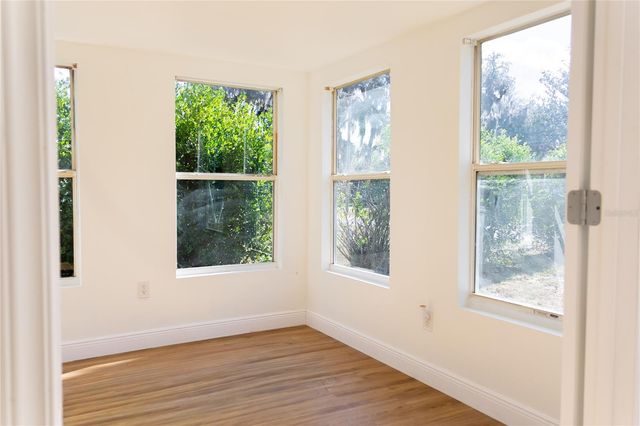 922 CR 482A, Lake Panasoffkee, FL 33538