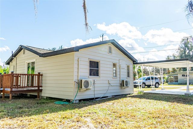 922 CR 482A, Lake Panasoffkee, FL 33538