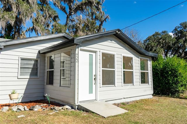 922 CR 482A, Lake Panasoffkee, FL 33538