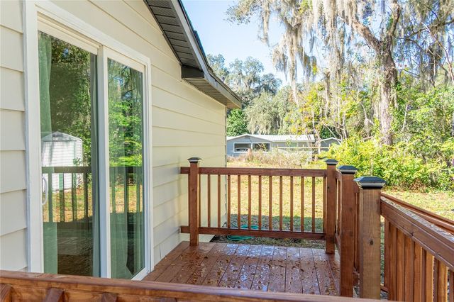 922 CR 482A, Lake Panasoffkee, FL 33538