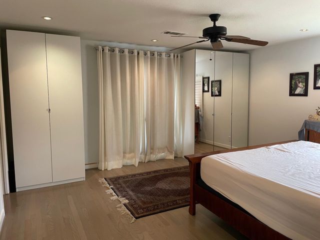 5232 Piping Rock Lane, Houston, TX 77056