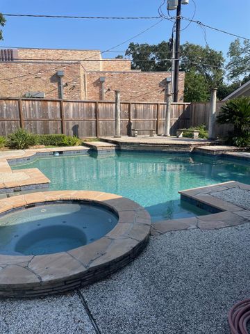 5232 Piping Rock Lane, Houston, TX 77056