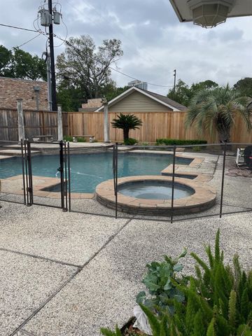 5232 Piping Rock Lane, Houston, TX 77056