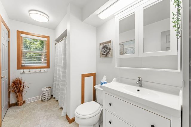 5393 Flagstaff Circle SE, Prior Lake, MN 55372
