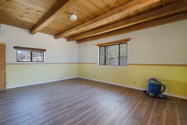 137 County Rd 83, Cordova, NM 87523