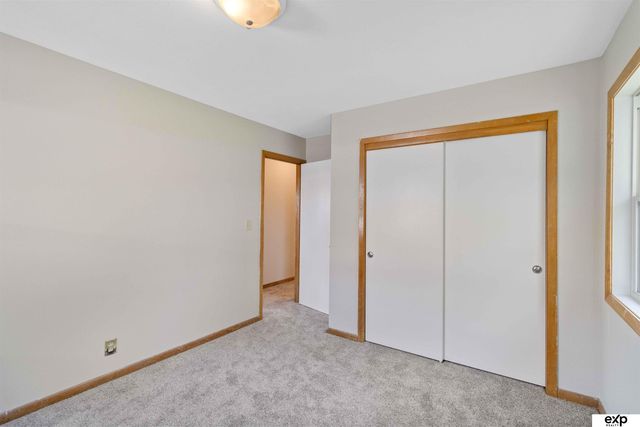 5517 Pioneers Boulevard, Lincoln, NE 68516